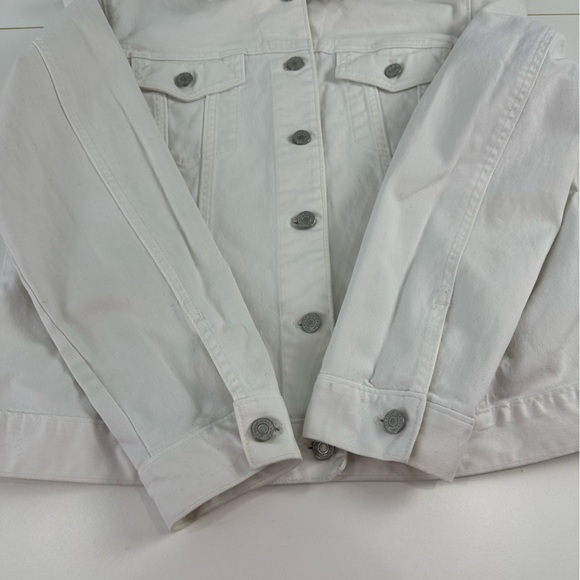 Gap White Jean Jacket Size XL; Silver Buttons and Snaps - Picture 12 of 14